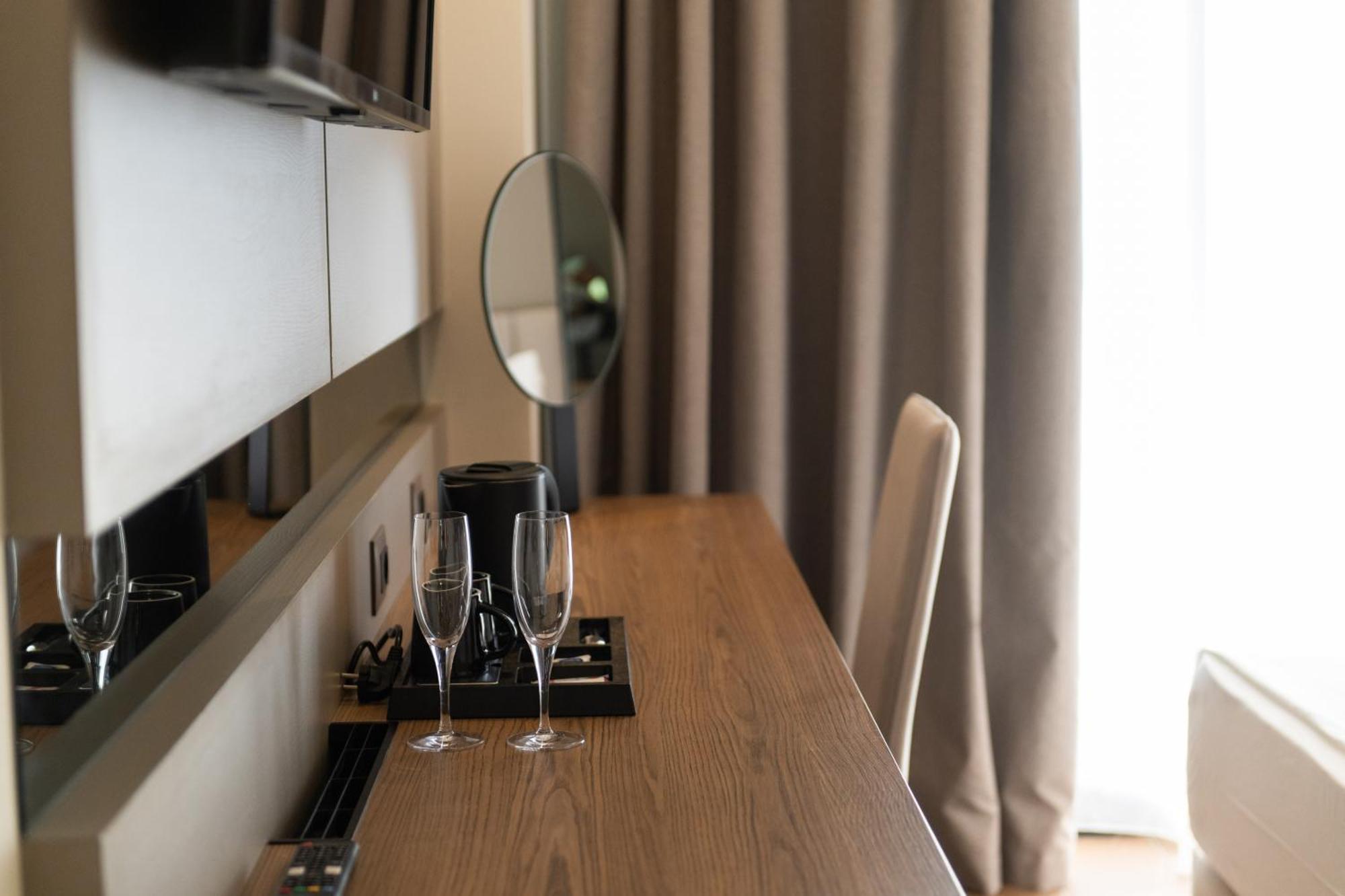 Jost Caravel Hotel Radhime Ngoại thất bức ảnh