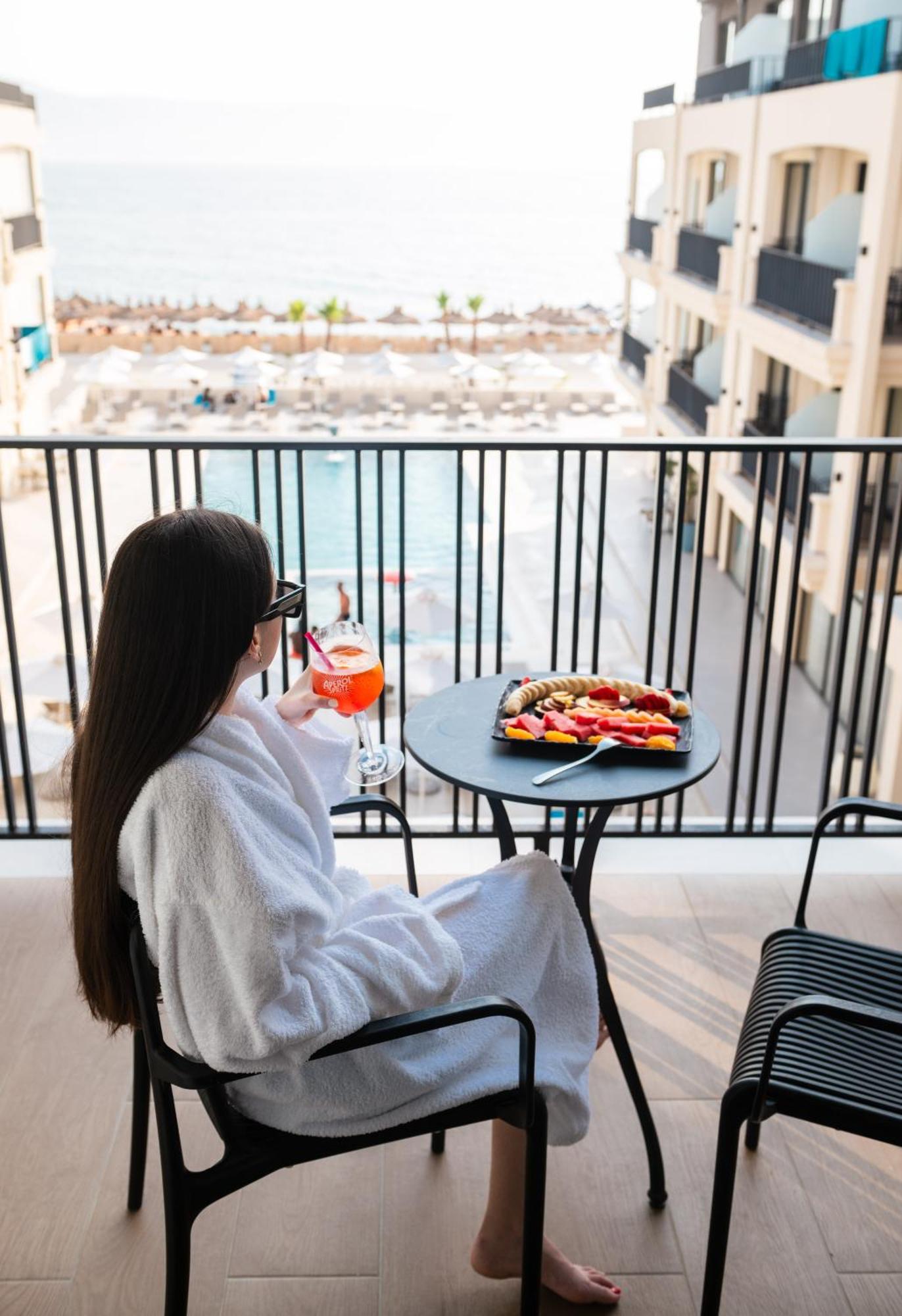 Jost Caravel Hotel Radhime Ngoại thất bức ảnh