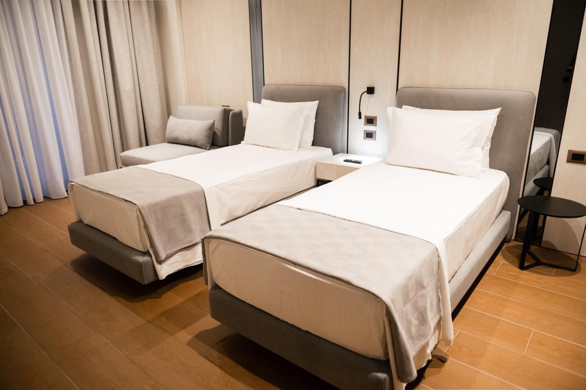Jost Caravel Hotel Radhime Ngoại thất bức ảnh