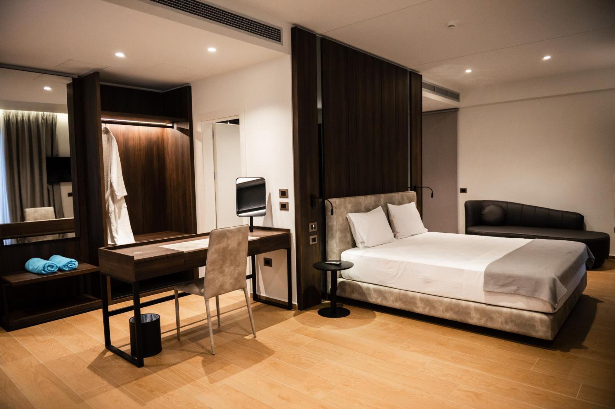 Jost Caravel Hotel Radhime Ngoại thất bức ảnh