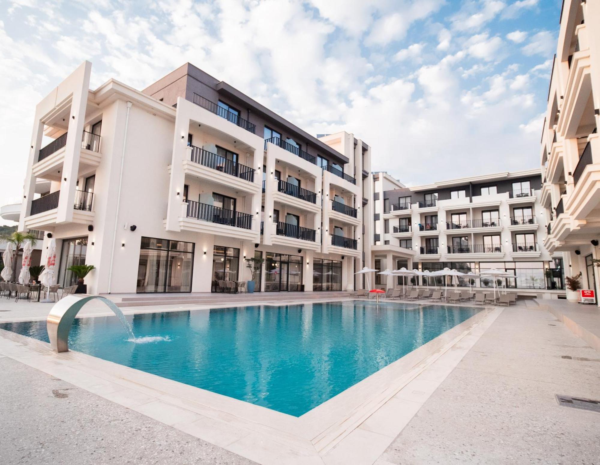 Jost Caravel Hotel Radhime Ngoại thất bức ảnh