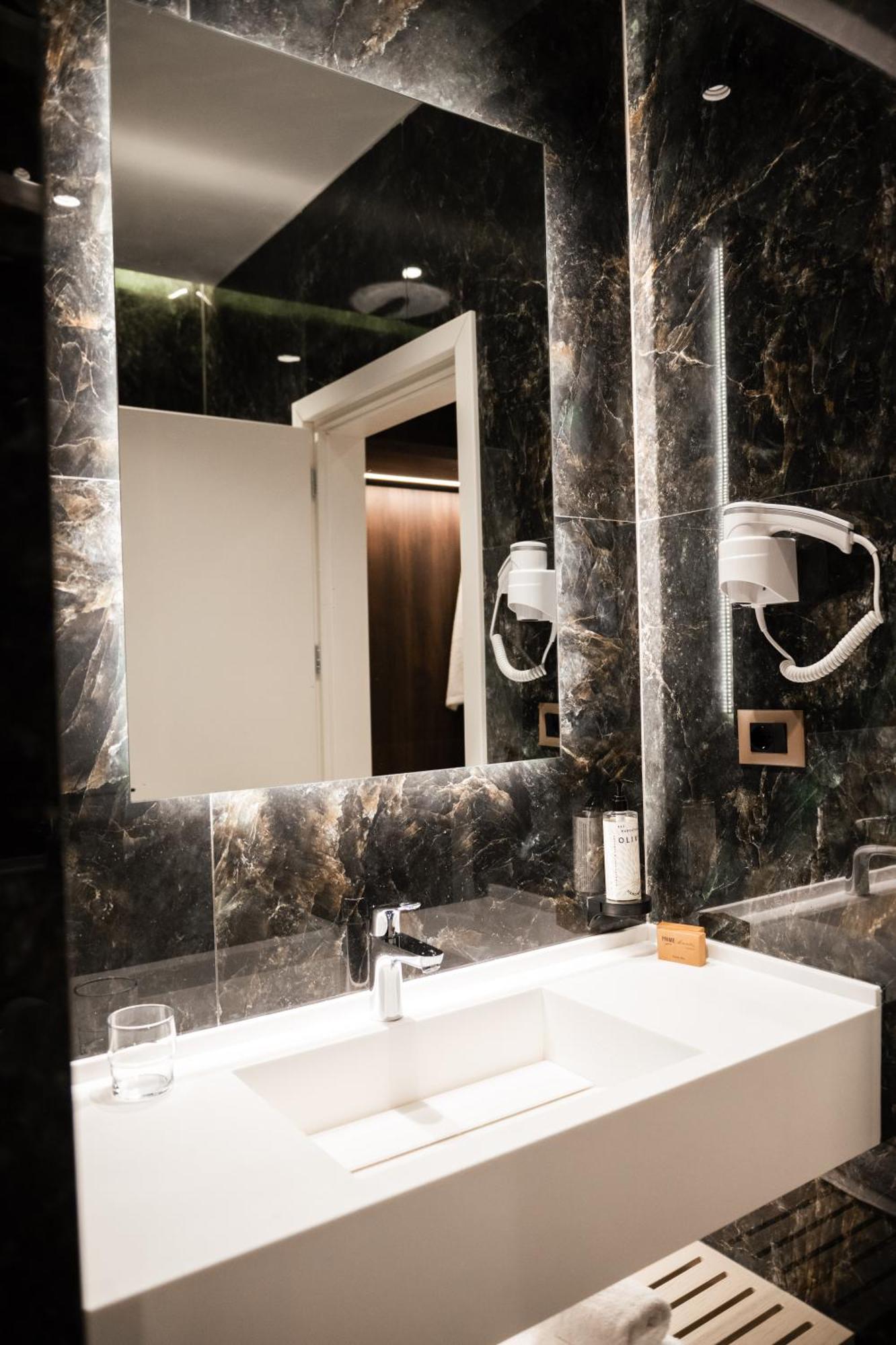 Jost Caravel Hotel Radhime Ngoại thất bức ảnh