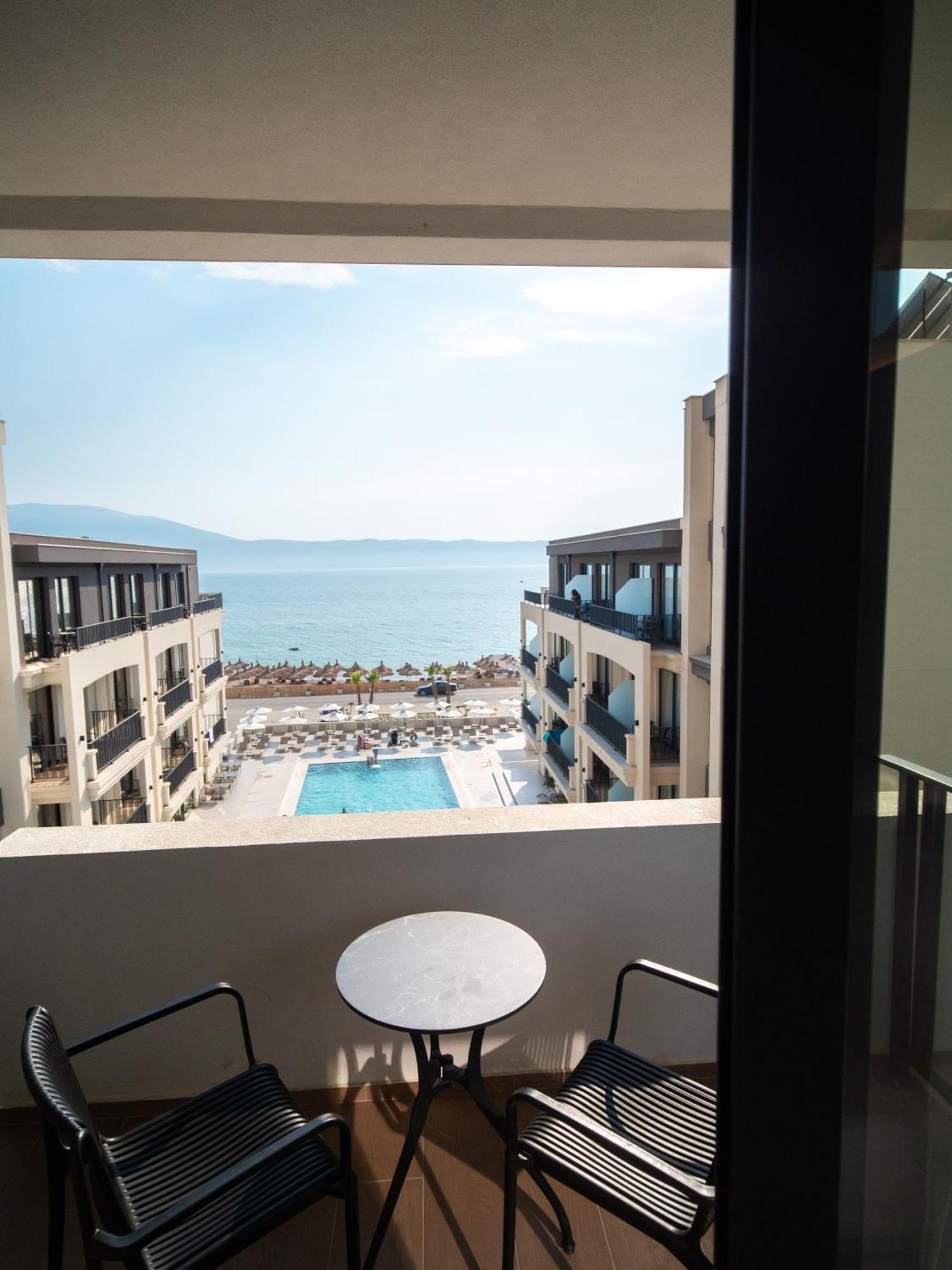 Jost Caravel Hotel Radhime Ngoại thất bức ảnh
