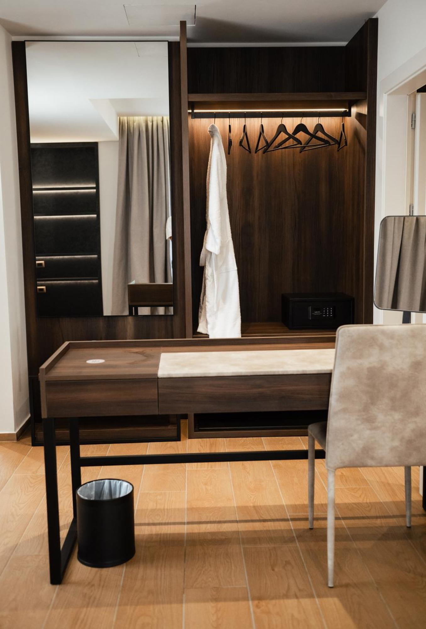 Jost Caravel Hotel Radhime Ngoại thất bức ảnh