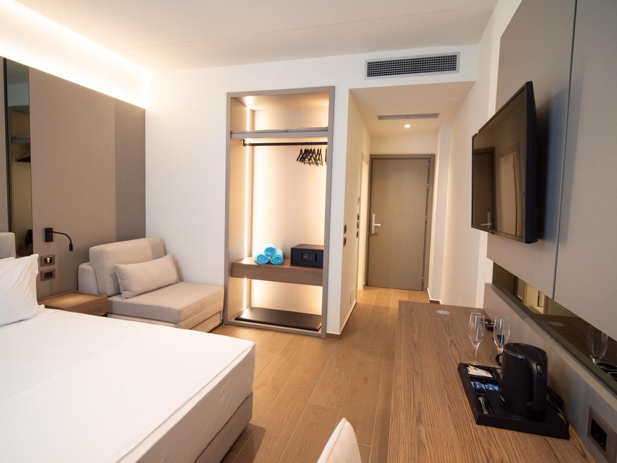 Jost Caravel Hotel Radhime Ngoại thất bức ảnh