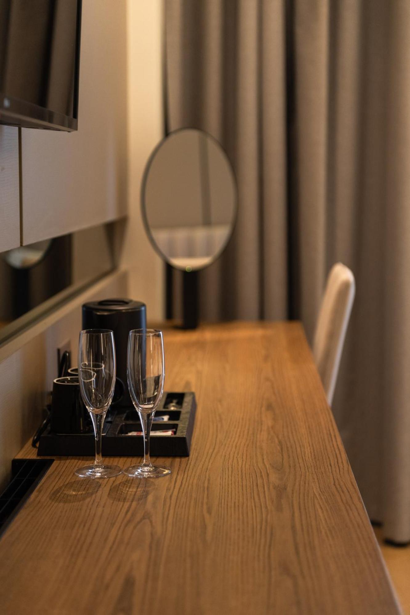 Jost Caravel Hotel Radhime Ngoại thất bức ảnh