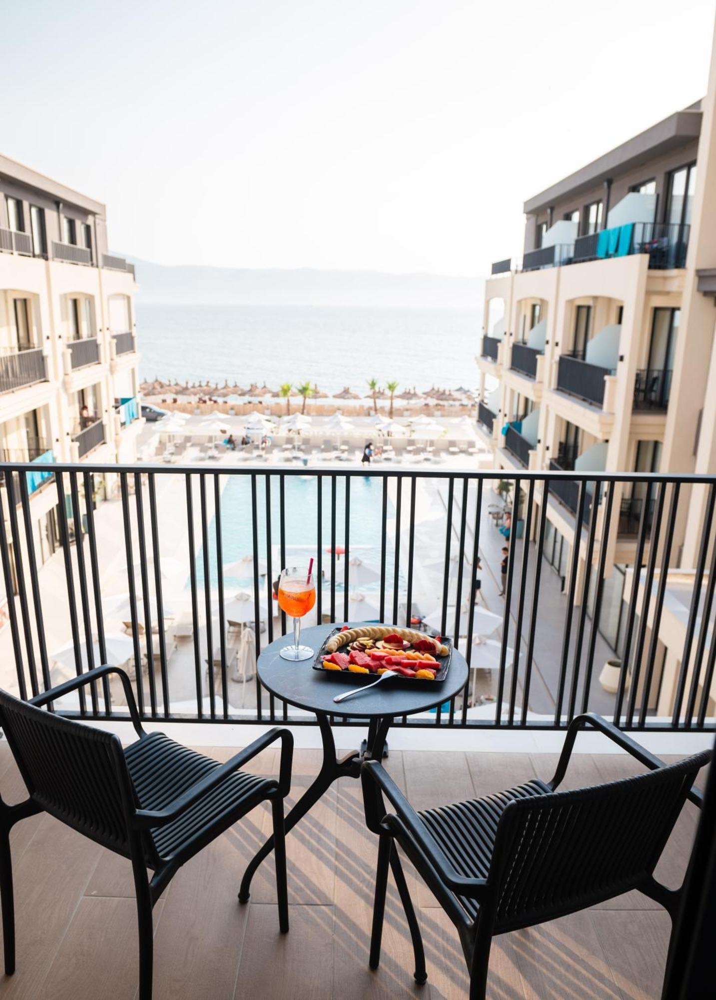 Jost Caravel Hotel Radhime Ngoại thất bức ảnh