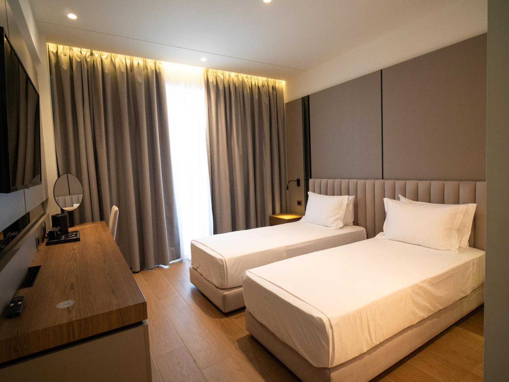 Jost Caravel Hotel Radhime Ngoại thất bức ảnh