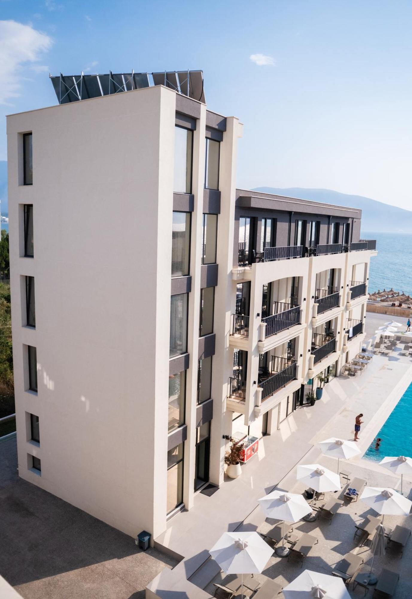 Jost Caravel Hotel Radhime Ngoại thất bức ảnh